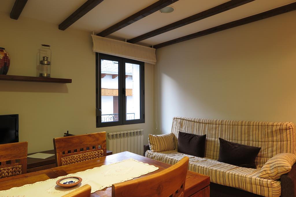 Apartamentos Casa Pochetas Bielsa Bilik gambar